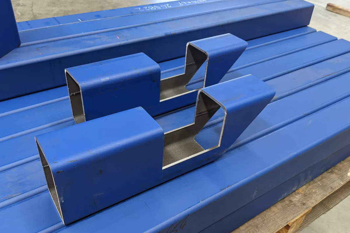 Laser-cut SHS tube with precision cope and notch profiles